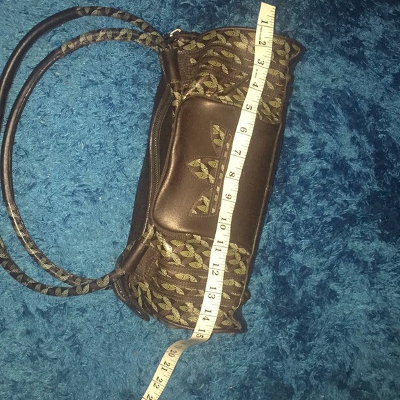 Authentic Adidas - Picture 3 of 8